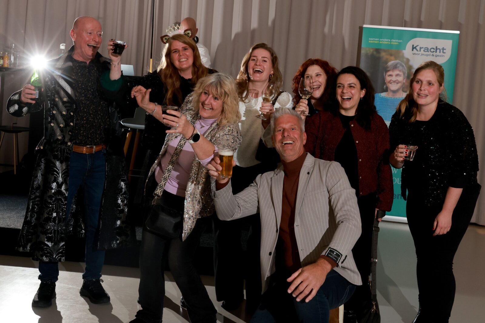 Groepsfoto van Ztorn Trainee met haar collega's bij opdrachtgever Kracht