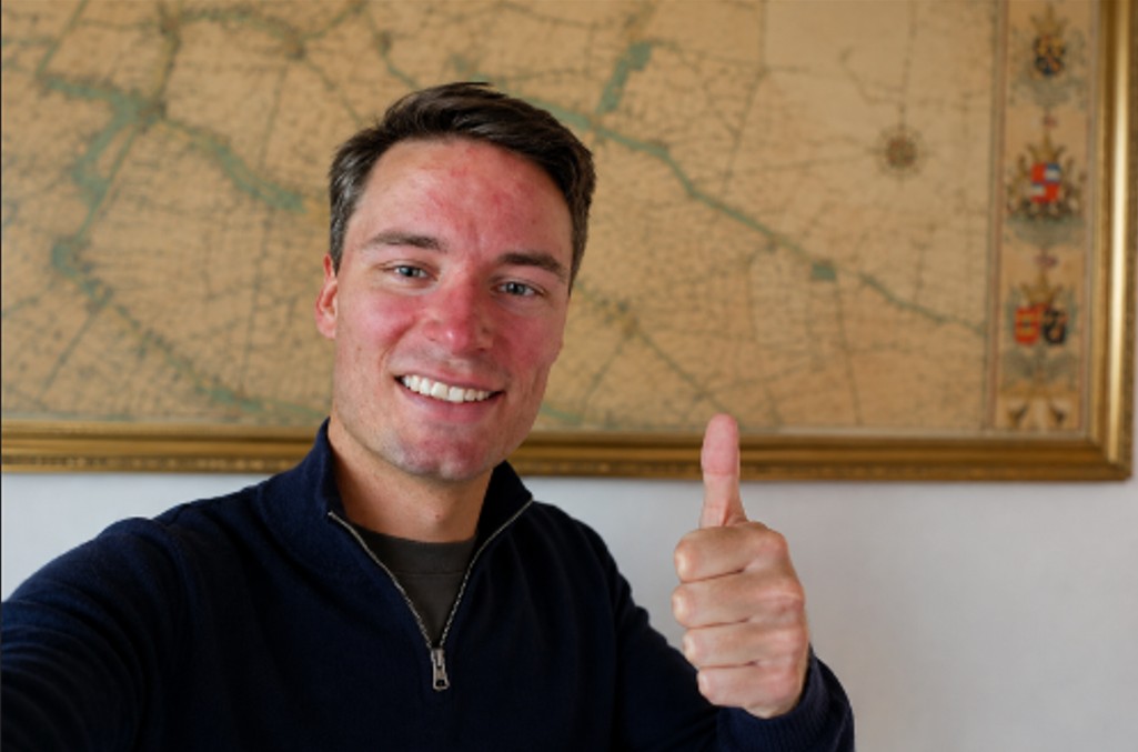 Selfie van Young Professional Sybe bij de opdrachtgever Delfland